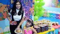 Terlihat cantik! Nisya selalu mengabadikan foto-foto bersama dengan anak-anaknya ketika berulang tahun. Foto: Instagram@nissyaa