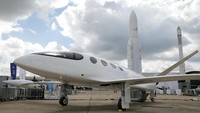 Di Ajang Paris Air Show 2019 perusahaan Israel Eviation memamerkan pesawat listrik mereka yang masih dalam bentuk prototipe. Rencananya, pesawat listrik ini akan dikembangkan menjadi pesawat listrik komersil pertama di dunia. Pascal Rossignol/Reuters.