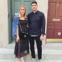 Sayang kisah romantis itu tak sepenuhnya benar. Baru-baru ini muncul sebuah proposal sponsor untuk mendukung lamaran settingan itu. Publik pun dibuat kecewa karenanya. Kami mengundang para brand untuk bermitra dalam momentum ini dan kota-kota indah yang akan dikunjungi nanti, tulis proposal itu. Foto: Instagram/ Marissa Casey Fuchs