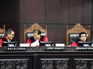 Hakim MK Minta Pengacara PD Tak Pakai Asumsi Politis di Sidang
