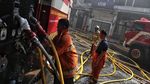 Kios Kembang Api yang Terbakar di Pasar Asemka Berhasil Dipadamkan