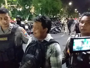 1 Orang Diamankan Polisi Saat Aksi Protes Sistem Zonasi di Surabaya