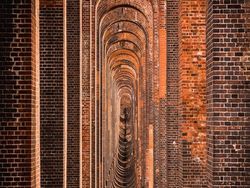 Kumpulan Foto Simetris Keren yang Menginspirasi