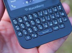 BlackBerry Q5, Ponsel dengan Bentuk yang Kini Sudah Punah