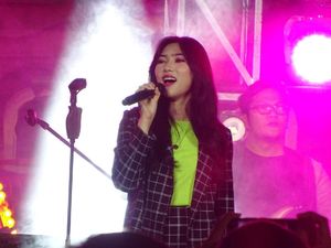 Sering Eksperimen, Isyana Sarasvati Suka Make Up Mandiri