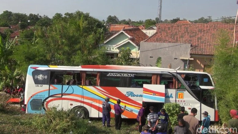 Ini Identitas 3 Korban Tewas Kecelakaan di Tol Pejagan-Pemalang Ini Identitas 3 Korban Tewas Kecelakaan di Tol Pejagan-Pemalang