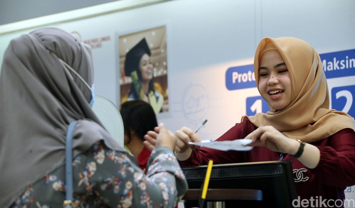 Tingkatkan kualitas pelayanan perbankan, PT Bank Central Asia (BCA), meresmikan operasional Kantor Wilayah IV Makassar di wilayah Panakkukang, Jumat (21/6).