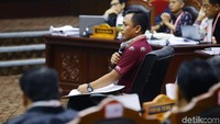 Candra Irawan menceritakan proses rekapitulasi nasional yang berlangsung di KPU, dari 4 Mei hingga 21 Mei 2019.