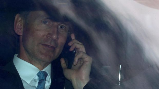 PM hopeful Jeremy Hunt leaves the Parliament in London, Britain June 20, 2019. REUTERS/Simon Dawson