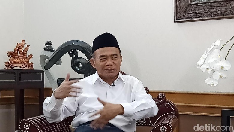 Mendikbud: Tiap Tahun Akan Ada 110 Ribu Guru Honorer Diangkat Jadi PNS Mendikbud: Tiap Tahun Akan Ada 110 Ribu Guru Honorer Diangkat Jadi PNS