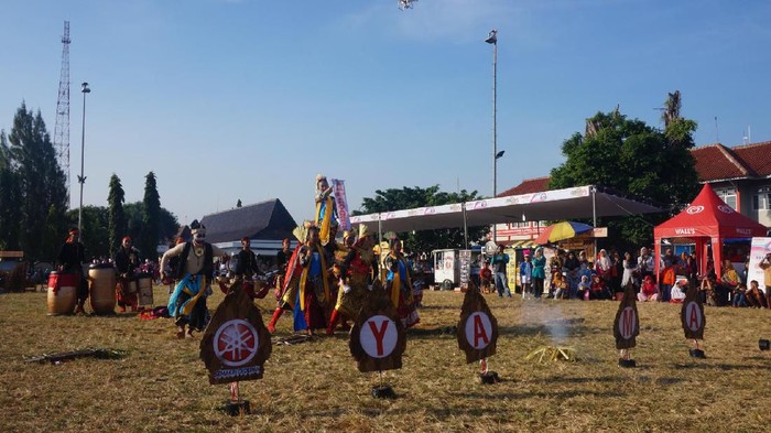 Pagi Hingga Malam, Alun-alun Cilacap Diramaikan Hiburan Rakyat