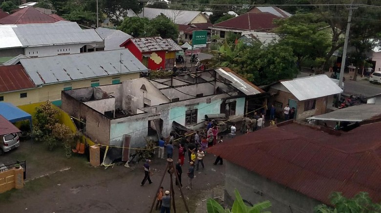 Upah Murah Para Pekerja Pabrik Korek Api yang Terbakar Upah Murah Para Pekerja Pabrik Korek Api yang Terbakar