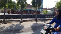 Warga pun berharap, kondisi jalan rusak di daerah tersebut yang sebagian melintasi kawasan hutan Perhutani KPH Telawa itu bisa diperbaiki dengan kualitas yang baik. Sehingga tidak cepat rusak. Sekretaris DPU-PR Boyolali, Nyoto Widodo, mengatakan perbaikan jalan di wilayah Boyolali Utara termasuk Juwangi dilakukan dengan konstruksi cor beton bertulang. Hal ini dikarenakan kondisi kondisi tanah disana yang merupakan tanah labil atau tanah gerak. Sehingga jika menggunakan aspal, akan cepat rusak.