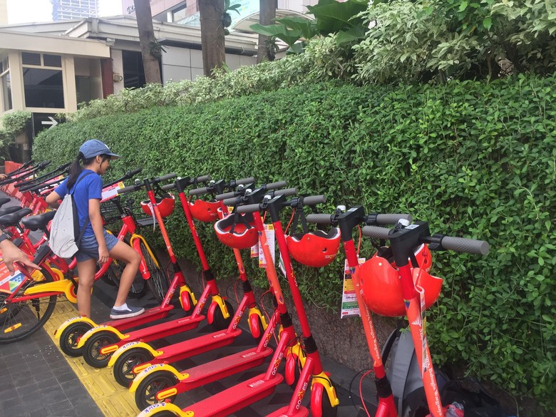 Lelah Jalan Kaki di HUT DKI, Bisa Pakai Sepeda dan Otopet Listrik Gratis Lelah Jalan Kaki di HUT DKI, Bisa Pakai Sepeda dan Otopet Listrik Gratis