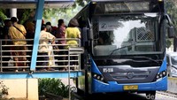 Seluruh layanan Transjakarta digratiskan hari ini, mulai pukul 05.00-24.00 WIB. Layanan gratis ini merupakan bentuk partisipasi dalam perayaan HUT DKI Jakarta ke-492.