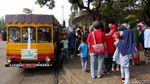 HUT DKI Jakarta Ke-492, Monas Diserbu Warga untuk Berwisata