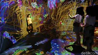 Tiket masuk pameran ini dibanderol mulai dari Rp 135 ribu untuk hari kerja, dan Rp 150 ribu untuk akhir pekan dan libur nasional.