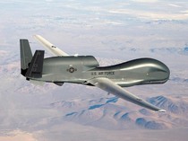 Iran Tembak Jatuh Drone AS, Trump Buka Opsi Serangan