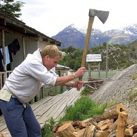 Kehidupan Pangeran William tak melulu serba kemewahan. Setidaknya itu yang cucu Ratu Elizabeth II ini rasakan ketika menetap di Tortel, sebuah desa terpencil di Chile, pada akhir tahun 2000. (Foto: Toby Melville-Pool/Getty Images)
