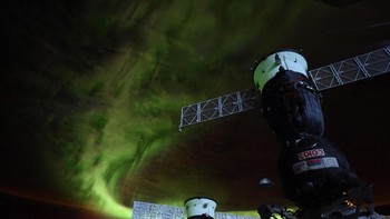 Baru-baru ini, astronot Christina Koch juga membagikan foto aurora tangkapannya ketika sedang berada di ISS. Foto: NASA