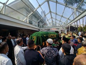 Jenazah Putra Ketua MA Tiba di Rumah Duka