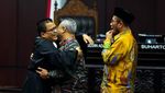 Melihat Lagi Kebersamaan Tim Jokowi-Prabowo Usai Sidang di MK
