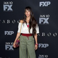 Saat ini, Oona Chaplin berakting untuk serial Taboo. Sejumlah aktor GOT seperti Jonathan Pryce, Nicholas Blane dan Roger Ashton-Griffiths juga membintangi serial tersebut. (Foto: Getty Images)