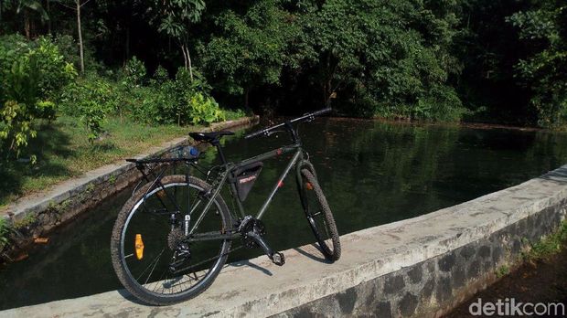 Asyiknya Bersepeda Melintasi Alam di Kaki Gunung Ungaran