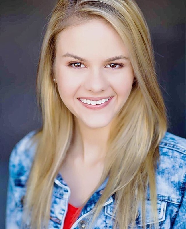 Miss Manatee River 2019 ini juga menambahkan bahwa mengikuti kontes kecantikan telah membantunya dengan keterampilan sosial, sesuatu yang bisa menjadi tantangan bagi mereka yang menderita autisme. Sederet prestasi pun telah diraihnya. Foto: Instagram/@rachelbarcellona