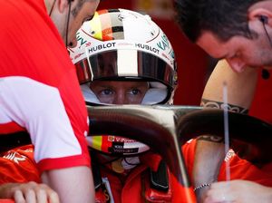 Bantah Tinggalkan Ferrari, Vettel Fokus Kejar Mercedes
