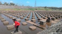 Mau menuju lokasinya cukup mudah. Dari Jalan Raya Solo-Wonogiri di Desa Gupit Kecamatan Nguter, sebelum jembatan perbatasan Sukoharjo-Wonogiri, ambil kiri tepat di simpang tiga. (Aris Arianto/detikcom)