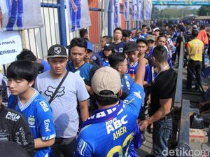 Persib Menjamu Madura United, Biru-Merah di Stadion Si Jalak Harupat