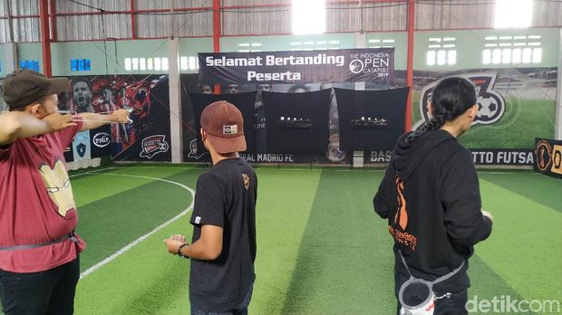 Bocah Usia 7 Tahun Ikut Kompetisi Katapel di Bandung
