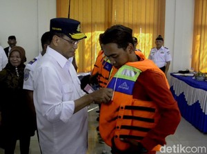 Ratusan Nelayan di Pantura Terima Pas Kecil dari Menhub