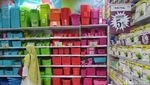 Warga Berburu Diskon Hingga 50% di Giant Jelang Tutup Toko