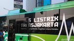 Saat Warga Kepincut Bus Listrik TransJakarta di CFD
