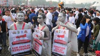 Ribuan masyarakat DKI Jakarta menghadiri Festival Damai dan Millennial Safety Road.