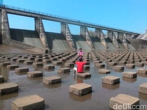Bendung Colo Nan Instagramable di Sukoharjo