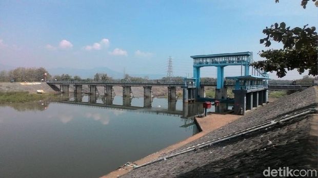 Lokasinya di Desa Pengkol, Kecamatan Nguter, Sukoharjo