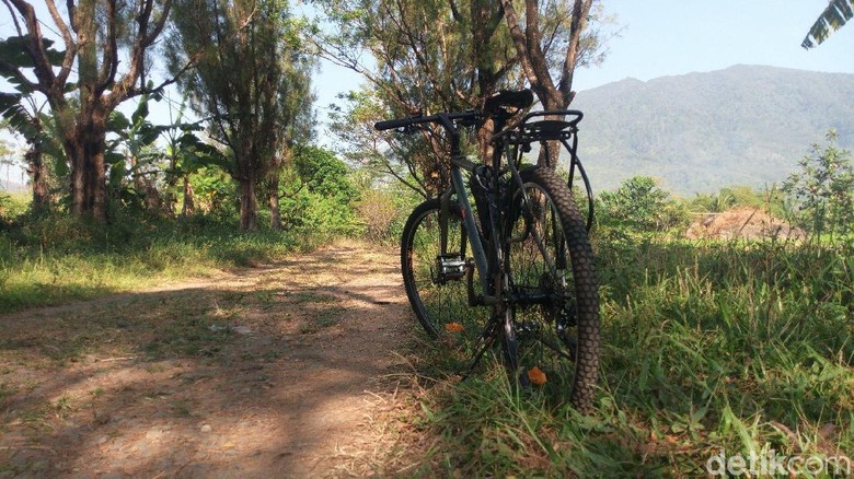 Sepedaan di kaki Gunung Ungaran (Aji Kusuma Admaja/detikcom) Sepedaan di kaki Gunung Ungaran (Aji Kusuma Admaja/detikcom)