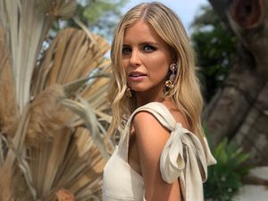 Pengakuan Eks Miss Universe Aussie Tepis Telantar di Bali