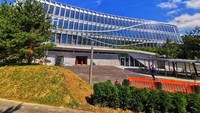 Olympic House ini telah dirancang untuk menggabungkan empat konsep yaitu Integrasi yang dituangkan dalam lanskap alam, Atlet sebagai Jantung - sebagai inspirasi gedung, Perdamaian yang diwakili oleh panel tenaga surya di Atap yang berbentuk burung merpati dan Persatuan diwakili tangga berbentuk lima cincin yang menghubungkan lantai demi lantai. Foto: dok. Erick Thohir