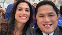 Tak lupa, Erick berselfie dengan sesama anggota yang salah satunya adalah bersama Gabriela Sabattini (perwakilan asal Argentina), Selain itu, Erick Thohir juga menyapa dan berfoto bersama bersama perwakilan NOC dari Singapore Malaysia dan Thailand. Foto: dok. Erick Thohir