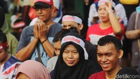 Menurut Anies, persatuan dibangun untuk saling mengenal dan menghargai. Ia berharap Festival Damai yang diikuti warga Jakarta itu menjadi kesempatan untuk saling menyapa dan silaturahmi. 