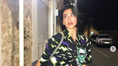 3 Minggu Putus, Dua Lipa Kini Dekat Dengan Anwar Hadid