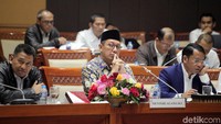 Menag pun mengusulkan tambahan anggaran Rp 6.105.319.413.000. Maka total anggaran tahun 2020 yang diajukan Kemenag adalah Rp 71.351.152.843.000.