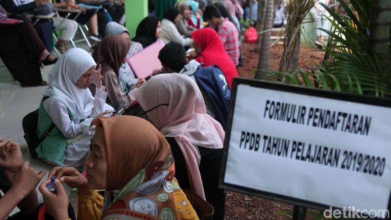 Zonasi Sekolah dan Perasaan Eksklusif Orangtua Zonasi Sekolah dan Perasaan Eksklusif Orangtua