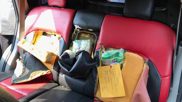 Sabu itu disembunyikan di dlaam jok mobil Nissan X-Trail.