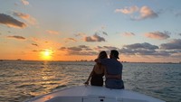 Alvaro Morata, penyerang Atletico Madrid yang dipinjam dari Chelsea menikmati sunset di Florida bersama istrinya (Instagram/alvaromorata)