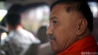 Untuk kasus pertama, KPK menduga Markus merintangi proses penyidikan kasus dugaan korupsi e-KTP serta kasus dugaan pemberian kesaksian palsu yang menjerat Miryam S Haryani. Sedangkan pada kasus dugaan korupsi, Markus disangka menerima suap sekitar Rp 4 miliar guna memuluskan anggaran perpanjangan proyek e-KTP tahun 2013 di DPR.